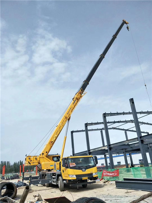 长乐区超高层建筑钢结构吊装案例